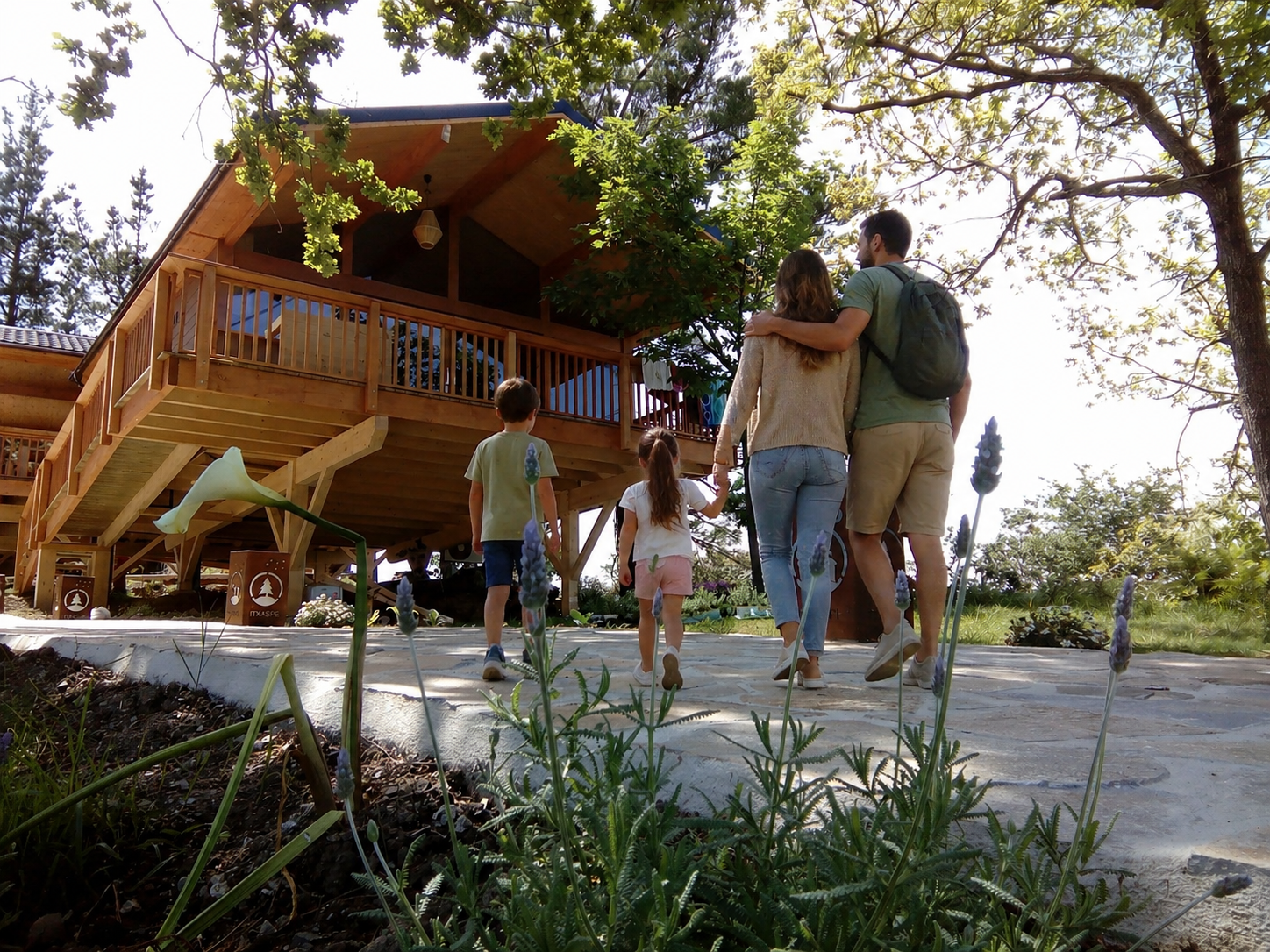 Bungalows glamping con vistas al mar en Camping Itxaspe, Costa Vasca